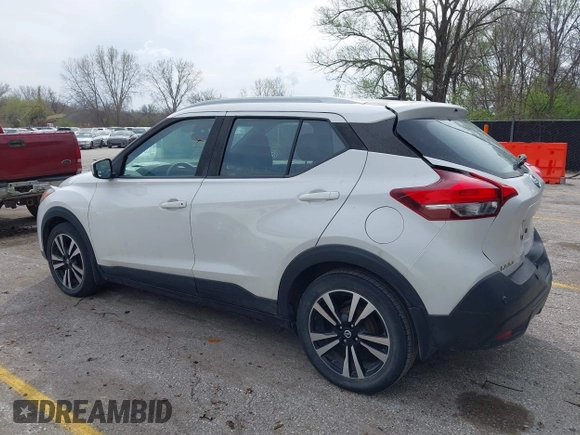 2020 Nissan Kicks SV z VIN 3N1CP5CVXLL545498, wystawiony jako IAAI lot #41940641 z przebiegiem 74 554 mil mil oraz . Historia ofert i sprzedaży dostępna na DreamBid. Obrazek 15.