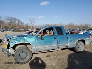 1997 Chevrolet Silverado 1500 with VIN 2GCEK19R2V1229234, listed as a Copart auction lot 47044425 with 196,943 mi miles and Salvage Title. Bid and sale history available at DreamBid. Image 1.