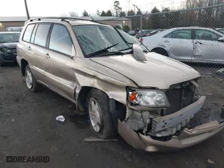 2005 Toyota Highlander with VIN JTEDP21A350047431, listed as a IAAI auction lot 41229856 with 166,102 mi miles. Bid and sale history available at carsss.com. Image 1.