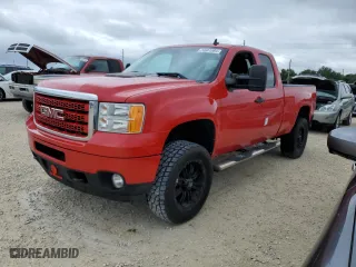 2013 GMC Sierra 2500HD SLE with VIN 1GT220C81DZ271817, listed as a Copart auction lot 74941584 with 0 mi miles and Salvage Title. Bid and sale history available at carsss.com. Image 1.