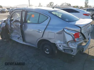 2017 Nissan Versa SV z VIN 3N1CN7AP6HL812391, wystawiony jako IAAI lot #41095208 z przebiegiem 10 mil mil oraz . Historia ofert i sprzedaży dostępna na DreamBid. Obrazek 3.