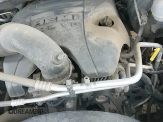 2014 Ram 1500 Longhorn z VIN 1C6RR7PTXES318846, wystawiony jako IAAI lot #43147594 z przebiegiem 164 180 mil mil oraz . Historia ofert i sprzedaży dostępna na DreamBid. Obrazek 18.