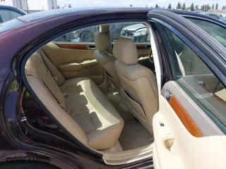 2005 Lexus ES 330 with VIN JTHBA30G455131431, listed as a IAAI auction lot 41900309 with 1 mi miles. Bid and sale history available at carsss.com. Image 8.