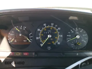 1982 Mercedes-Benz 300 D z VIN WDBAB33A8CB015440, wystawiony jako Copart lot #47839675 z przebiegiem 225 113 mil mil oraz Szkoda całkowita • Salvage title. Historia ofert i sprzedaży dostępna na DreamBid. Obrazek 9.