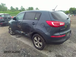 2013 Kia Sportage LX z VIN KNDPBCA20D7380903, wystawiony jako IAAI lot #42577970 z przebiegiem 112 689 mil mil oraz . Historia ofert i sprzedaży dostępna na DreamBid. Obrazek 3.
