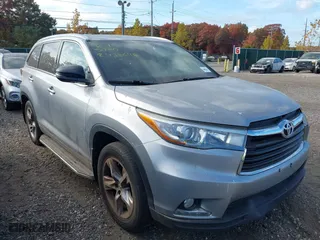 2015 Toyota Highlander Limited with VIN 5TDDKRFH0FS114499, listed as a IAAI auction lot 40685437 with 999,999 mi miles. Bid and sale history available at carsss.com. Image 1.