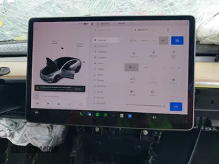 2020 Tesla Model 3 Long Range z VIN 5YJ3E1EB5LF710788, wystawiony jako IAAI lot #42020503 z przebiegiem 76 606 mil mil oraz . Historia ofert i sprzedaży dostępna na DreamBid. Obrazek 7.