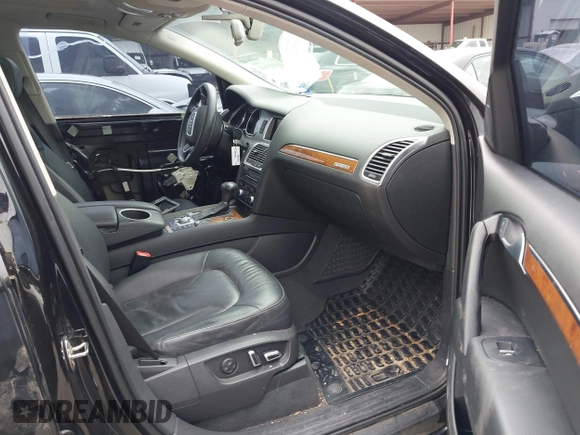 2015 Audi Q7 3.0T Premium Plus with VIN WA1LGAFE8FD003175, listed as a IAAI auction lot 41905968 with 112,275 mi miles. Bid and sale history available at carsss.com. Image 5.