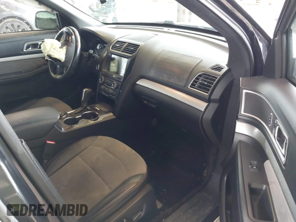 2017 Ford Explorer XLT z VIN 1FM5K8D85HGD91711, wystawiony jako IAAI lot #41848391 z przebiegiem 106 577 mil mil oraz . Historia ofert i sprzedaży dostępna na DreamBid. Obrazek 5.