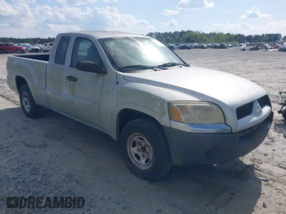 2007 Mitsubishi Raider LS with VIN 1Z7HC22K57S162987, listed as a IAAI auction lot 42015748 with 100,919 mi miles. Bid and sale history available at carsss.com. Image 1.