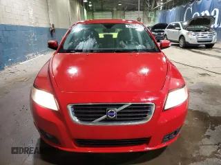 2010 Volvo V50 with VIN YV1382MW6A2563750, listed as a Copart auction lot 85367124 with 157,440 mi miles and Clean Title. Bid and sale history available at carsss.com. Image 5.