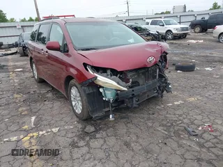 2011 Toyota Sienna XLE AAS z VIN 5TDYK3DC1BS007266, wystawiony jako IAAI lot #42346087 z przebiegiem 123 054 mil mil oraz . Historia ofert i sprzedaży dostępna na DreamBid. Obrazek 1.