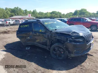 2019 Jeep Cherokee Latitude Plus с VIN 1C4PJMLX8KD432780, выставлен на аукционе IAAI как лот 42384043 с пробегом 98 099 миль миль и . История ставок и продаж доступна на DreamBid. Изображение 1.