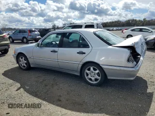 2000 Mercedes-Benz C 230/260/280/320 z VIN WDBHA29G3YA859826, wystawiony jako Copart lot #48573425 z przebiegiem 158 093 mil mil oraz Szkoda całkowita • Salvage title. Historia ofert i sprzedaży dostępna na DreamBid. Obrazek 2.