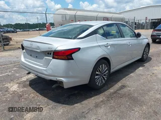 2024 Nissan Altima SV with VIN 1N4BL4DV7RN339731, listed as a IAAI auction lot 42642371 with 34,165 mi miles and . Bid and sale history available at DreamBid. Image 4.
