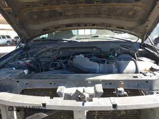 2000 Ford F-150 XL z VIN 1FTRX18L1YNA05567, wystawiony jako IAAI lot #42054536 z przebiegiem 245 018 mil mil oraz . Historia ofert i sprzedaży dostępna na DreamBid. Obrazek 10.