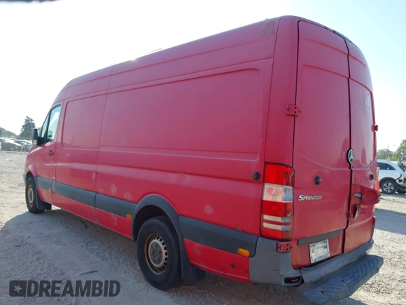2010 Mercedes-Benz Sprinter Cargo with VIN WD3PE8CC1A5463414, listed as a IAAI auction lot 40383391 with 47,296 mi miles. Bid and sale history available at carsss.com. Image 3.