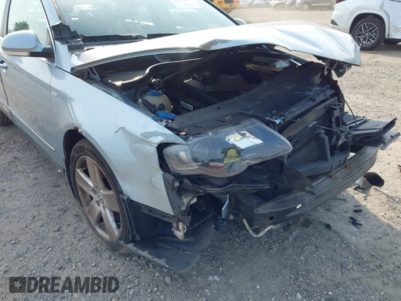 2007 Volkswagen Passat Wolfsburg Edition with VIN WVWAK73C77P152906, listed as a IAAI auction lot 42404087 with Not provided miles and . Bid and sale history available at DreamBid. Image 19.