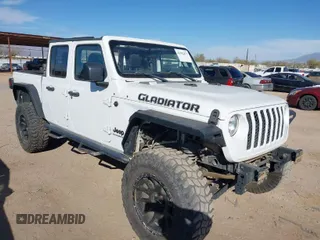 2020 Jeep Gladiator Sport S with VIN 1C6HJTAG3LL126683, listed as a IAAI auction lot 41592873 with Not Provided miles. Bid and sale history available at carsss.com. Image 1.