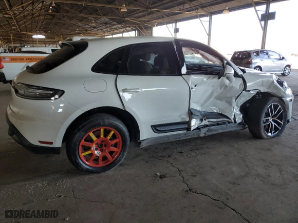2023 Porsche Macan with VIN WP1AA2A50PLB00727, listed as a Copart auction lot 88901705 with 0 mi miles and Salvage Title. Bid and sale history available at carsss.com. Image 3.