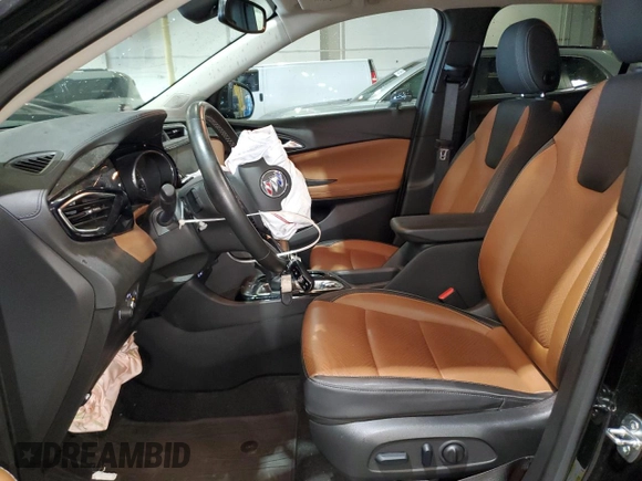 2023 Buick Encore GX Essence z VIN KL4MMFSL7PB106941, wystawiony jako Copart lot #61770545 z przebiegiem 36 593 mil mil oraz Nie do naprawy • Non repairable. Historia ofert i sprzedaży dostępna na DreamBid. Obrazek 7.