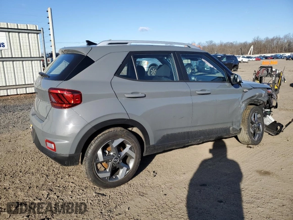 2021 Hyundai Venue SEL with VIN KMHRC8A38MU100167, listed as a Copart auction lot 45690035 with 35,104 mi miles and Salvage Title. Bid and sale history available at DreamBid. Image 3.