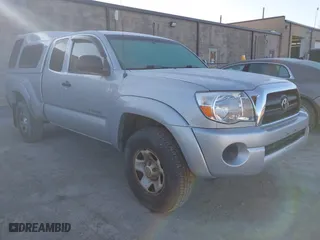 2006 Toyota Tacoma with VIN 5TEUX42N36Z198207, listed as a IAAI auction lot 41893976 with 215,738 mi miles. Bid and sale history available at carsss.com. Image 1.