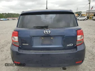 2013 Scion xD z VIN JTKKUPB49D1038616, wystawiony jako Copart lot #51835625 z przebiegiem 139 165 mil mil oraz Szkody całkowita. Historia ofert i sprzedaży dostępna na DreamBid. Obrazek 6.