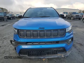 2022 Jeep Compass Altitude with VIN 3C4NJDBB4NT226402, listed as a Copart auction lot 79395314 with 10,981 mi miles and Salvage Title. Bid and sale history available at carsss.com. Image 5.