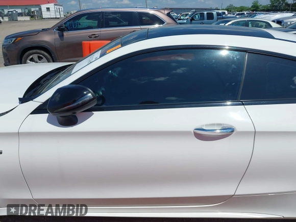 2018 Mercedes-Benz C 43 AMG z VIN WDDWJ6EB8JF755552, wystawiony jako IAAI lot #42112165 z przebiegiem 29 723 mil mil oraz . Historia ofert i sprzedaży dostępna na DreamBid. Obrazek 14.