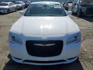 2019 Chrysler 300 Touring with VIN 2C3CCAAG7KH690614, listed as a Copart auction lot 49535535 with 37,809 mi miles and Salvage Title. Bid and sale history available at carsss.com. Image 5.