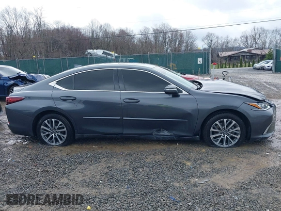 2022 Lexus ES 350 z VIN 58ACZ1B18NU133558, wystawiony jako IAAI lot #41837796 z przebiegiem 35 770 mil mil oraz . Historia ofert i sprzedaży dostępna na DreamBid. Obrazek 13.