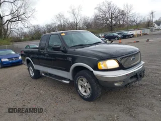2002 Ford F-150 XL z VIN 2FTRX18L62CA55295, wystawiony jako IAAI lot #41948941 z przebiegiem 150 640 mil mil oraz . Historia ofert i sprzedaży dostępna na DreamBid. Obrazek 1.