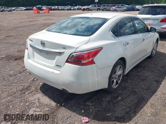 2013 Nissan Altima SV with VIN 1N4AL3AP7DC207438, listed as a IAAI auction lot 42141303 with 224,279 mi miles and . Bid and sale history available at carsss.com. Image 4.