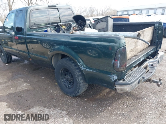 2001 Ford Super Duty F-250 XL with VIN 1FTNX21F91EB48250, listed as a IAAI auction lot 41901105 with 224,752 mi miles. Bid and sale history available at carsss.com. Image 3.