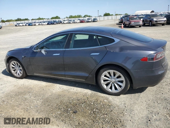 2018 Tesla Model S 75D z VIN 5YJSA1E23JF263642, wystawiony jako Copart lot #50647665 z przebiegiem 71 416 mil mil oraz Szkoda całkowita • Salvage title. Historia ofert i sprzedaży dostępna na DreamBid. Obrazek 2.