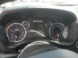 2024 Ram 1500 Big Horn z VIN 1C6SRFFTXRN163880, wystawiony jako Copart lot #54157665 z przebiegiem Nie podano mil oraz Szkoda całkowita • Salvage title. Historia ofert i sprzedaży dostępna na DreamBid. Obrazek 9.