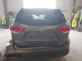 2018 Toyota Highlander SE с VIN 5TDJZRFHXJS904447, выставлен на аукционе IAAI как лот 42461685 с пробегом 89 056 миль миль и . История ставок и продаж доступна на DreamBid. Изображение 16.