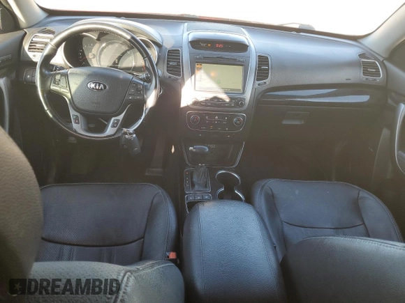2015 Kia Sorento SX Limited z VIN 5XYKWDA76FG622700, wystawiony jako Copart lot #44179655 z przebiegiem 193 089 mil mil oraz Szkoda całkowita • Salvage title. Historia ofert i sprzedaży dostępna na DreamBid. Obrazek 8.