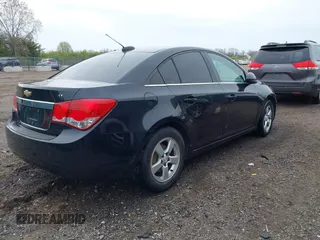 2016 Chevrolet Cruze Limited LT with VIN 1G1PE5SB2G7198568, listed as a IAAI auction lot 42011135 with 130,624 mi miles. Bid and sale history available at carsss.com. Image 4.
