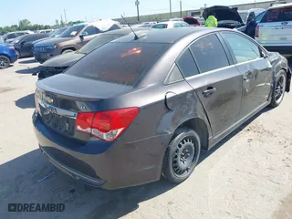 2015 Chevrolet Cruze LT with VIN 1G1PE5SB0F7253355, listed as a IAAI auction lot 41992242 with 1 mi miles. Bid and sale history available at carsss.com. Image 4.