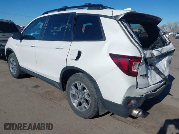 2023 Honda Passport TrailSport with VIN 5FNYF8H60PB015912, listed as a IAAI auction lot 41667749 with 35,019 mi miles and . Bid and sale history available at carsss.com. Image 3.