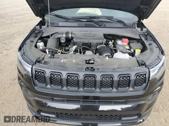 2024 Jeep Compass Latitude z VIN 3C4NJDBN4RT591517, wystawiony jako Copart lot #54611565 z przebiegiem 8 580 mil mil oraz Szkoda całkowita • Salvage title. Historia ofert i sprzedaży dostępna na DreamBid. Obrazek 12.