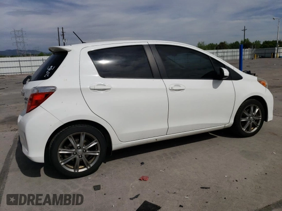 2012 Toyota Yaris L z VIN JTDKTUD3XCD528749, wystawiony jako Copart lot #56803205 z przebiegiem 140 024 mil mil oraz Szkoda całkowita • Salvage title. Historia ofert i sprzedaży dostępna na DreamBid. Obrazek 3.