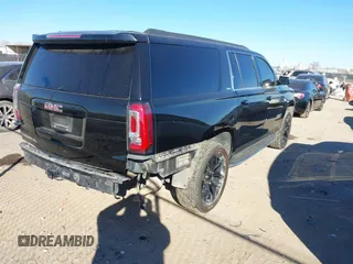 2019 GMC Yukon XL SLT with VIN 1GKS1GKC3KR380153, listed as a IAAI auction lot 41360225 with 152,304 mi miles. Bid and sale history available at carsss.com. Image 4.