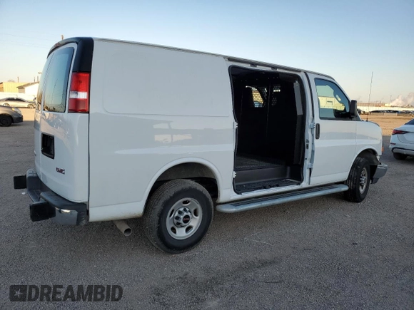 2024 GMC Savana Cargo Van with VIN 1GTW7AFP8R1180867, listed as a Copart auction lot 45705185 with 5,531 mi miles and Clean Title. Bid and sale history available at carsss.com. Image 3.