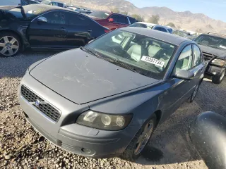 2005 Volvo S40 with VIN YV1MS682652078440, listed as a Copart auction lot 73287734 with 0 mi miles and Clean Title. Bid and sale history available at carsss.com. Image 1.