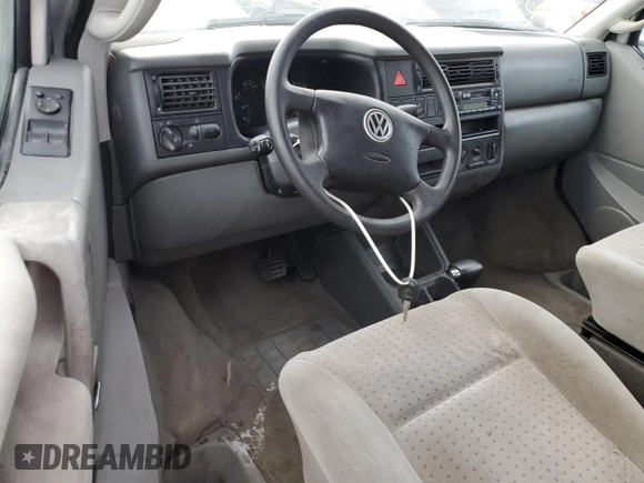 2003 Volkswagen EuroVan MV с VIN WV2NB47083H002700, выставлен на аукционе Copart как лот 76117874 с пробегом 186 942 миль миль и На запчасти • Non repairable. История ставок и продаж доступна на DreamBid. Изображение 8.
