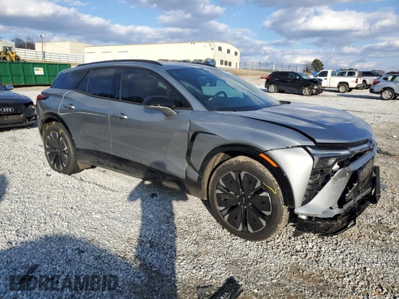 2024 Chevrolet Blazer EV eAWD RS z VIN 3GNKDCRJ7RS169214, wystawiony jako Copart lot #42298315 z przebiegiem 2 570 mil mil oraz Szkoda całkowita • Salvage title. Historia ofert i sprzedaży dostępna na DreamBid. Obrazek 4.