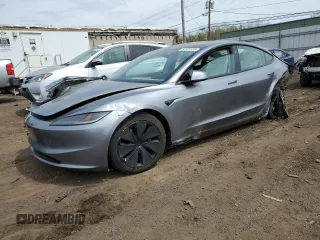 2025 Tesla Model 3 Long Range z VIN 5YJ3E1EB4SF901620, wystawiony jako Copart lot #54591535 z przebiegiem 11 105 mil mil oraz Szkoda całkowita • Salvage title. Historia ofert i sprzedaży dostępna na DreamBid. Obrazek 1.